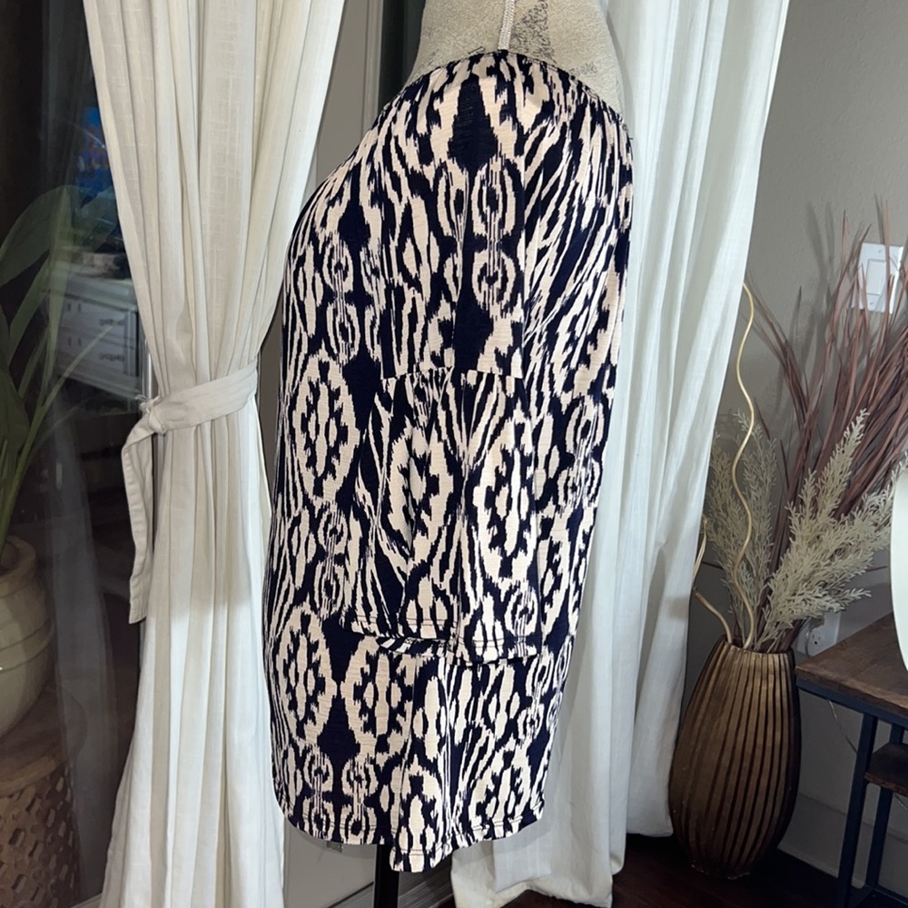 Vall navy cream off white pattern women’s blouse shirt. Size small​ - Picture 10 of 12